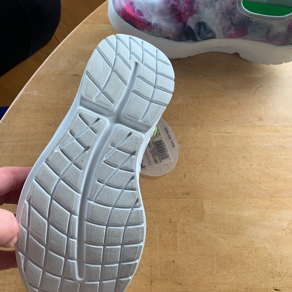 OOFOS OOFOAM 7 New With Tags Pink Tie Dye OOMG EEZEE Women’s slip on tennis shoe - Picture 7 of 12